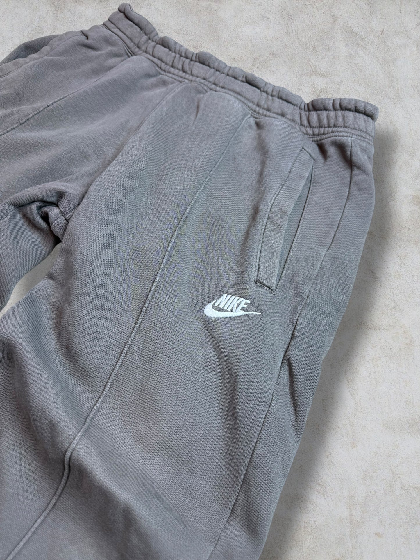 Vintage Nike Sweatpants (M)